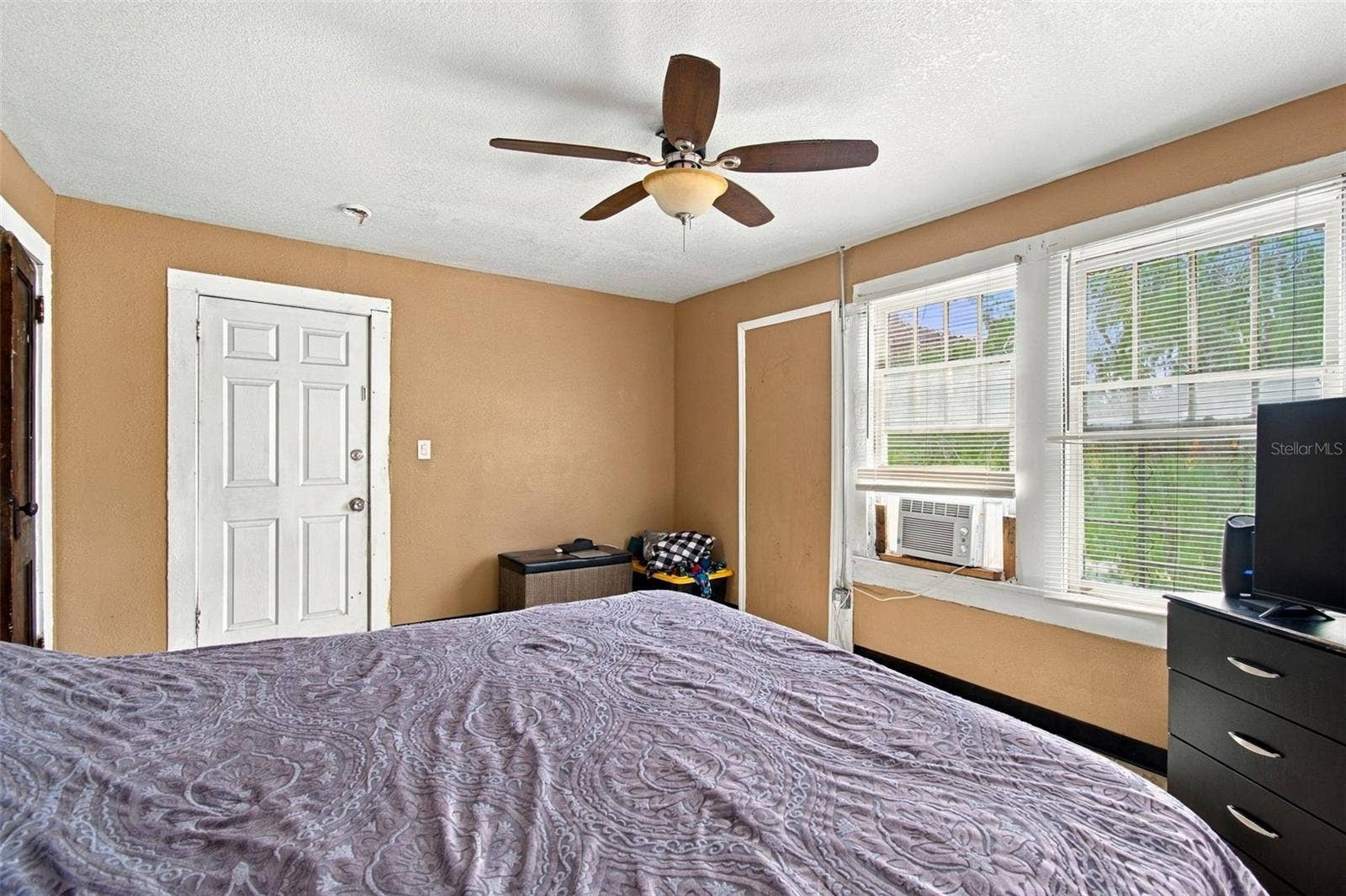 2402 N HIGHLAND AVENUE, Tampa, FL 33602 2402 N HIGHLAND AVENUE, Tampa, FL 33602