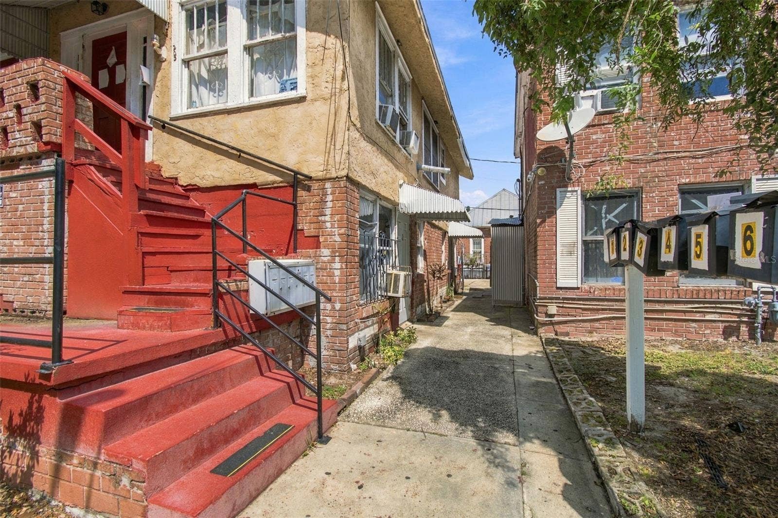 2402 N HIGHLAND AVENUE, Tampa, FL 33602 All 8 Units are separately metered
