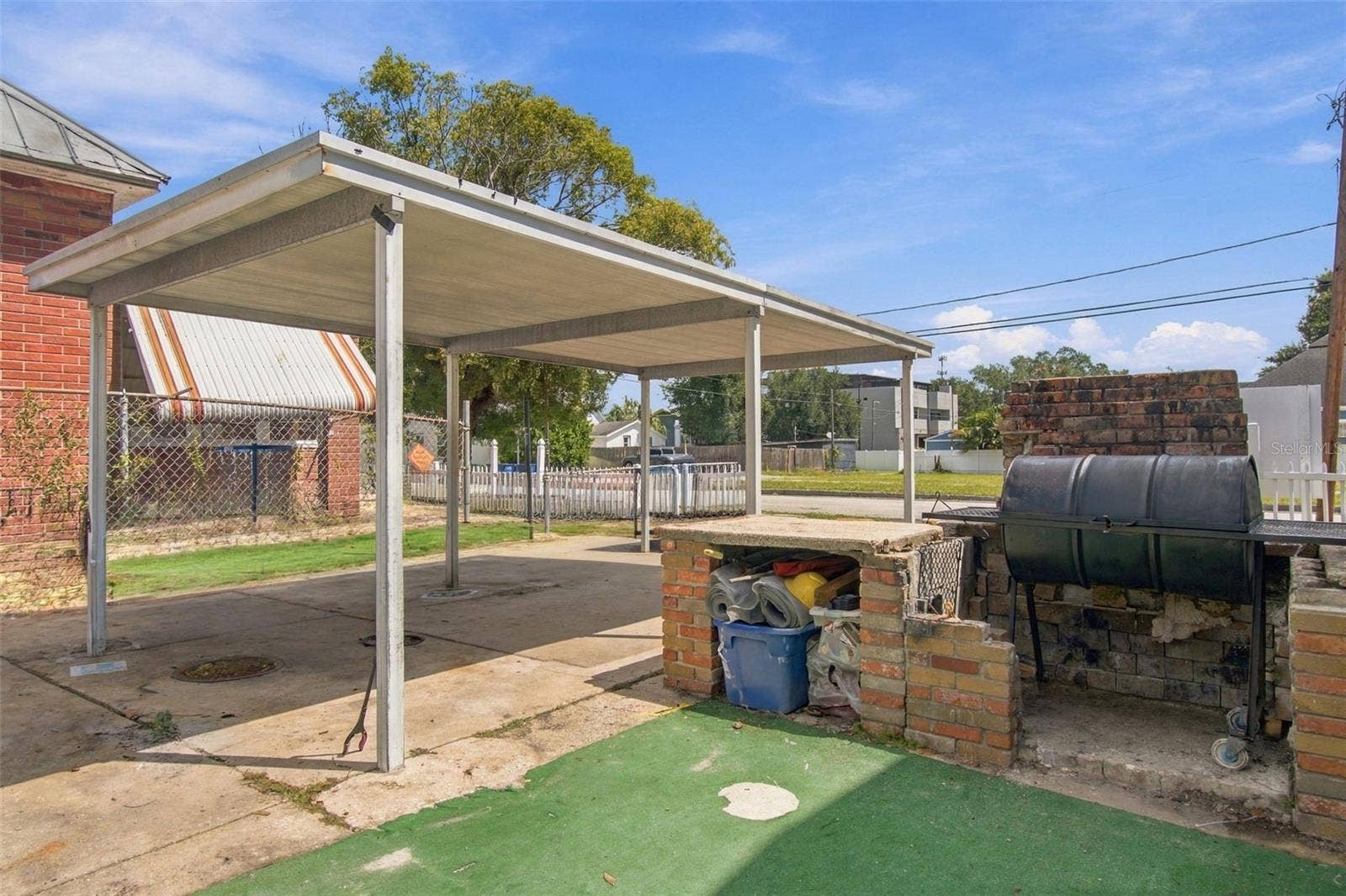 2402 N HIGHLAND AVENUE, Tampa, FL 33602 2402 N HIGHLAND AVENUE, Tampa, FL 33602