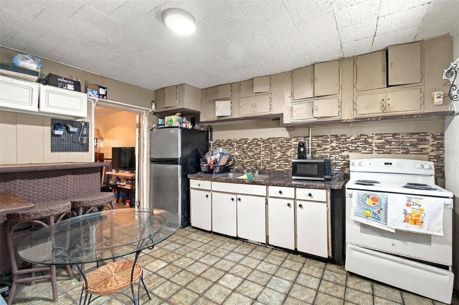 2402 N HIGHLAND AVENUE, Tampa, FL 33602 2402 N HIGHLAND AVENUE, Tampa, FL 33602