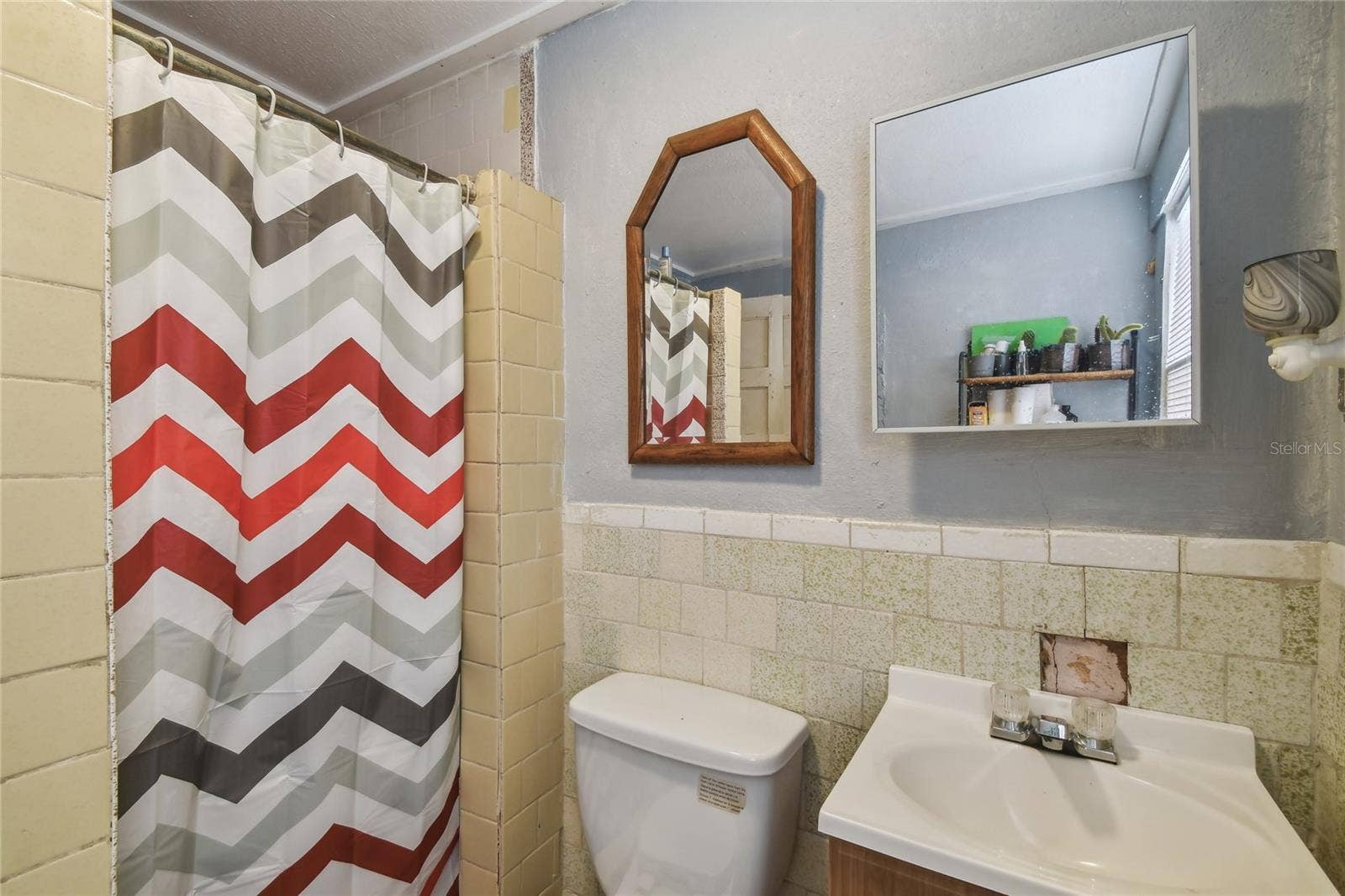 2402 N HIGHLAND AVENUE, Tampa, FL 33602 Studio Bath