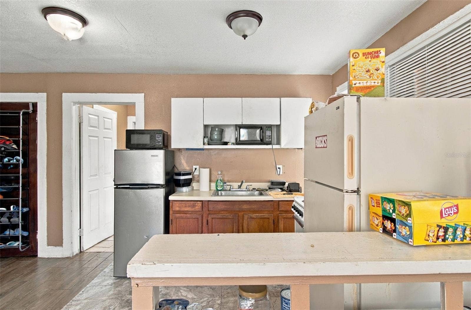 2402 N HIGHLAND AVENUE, Tampa, FL 33602 Kitchen