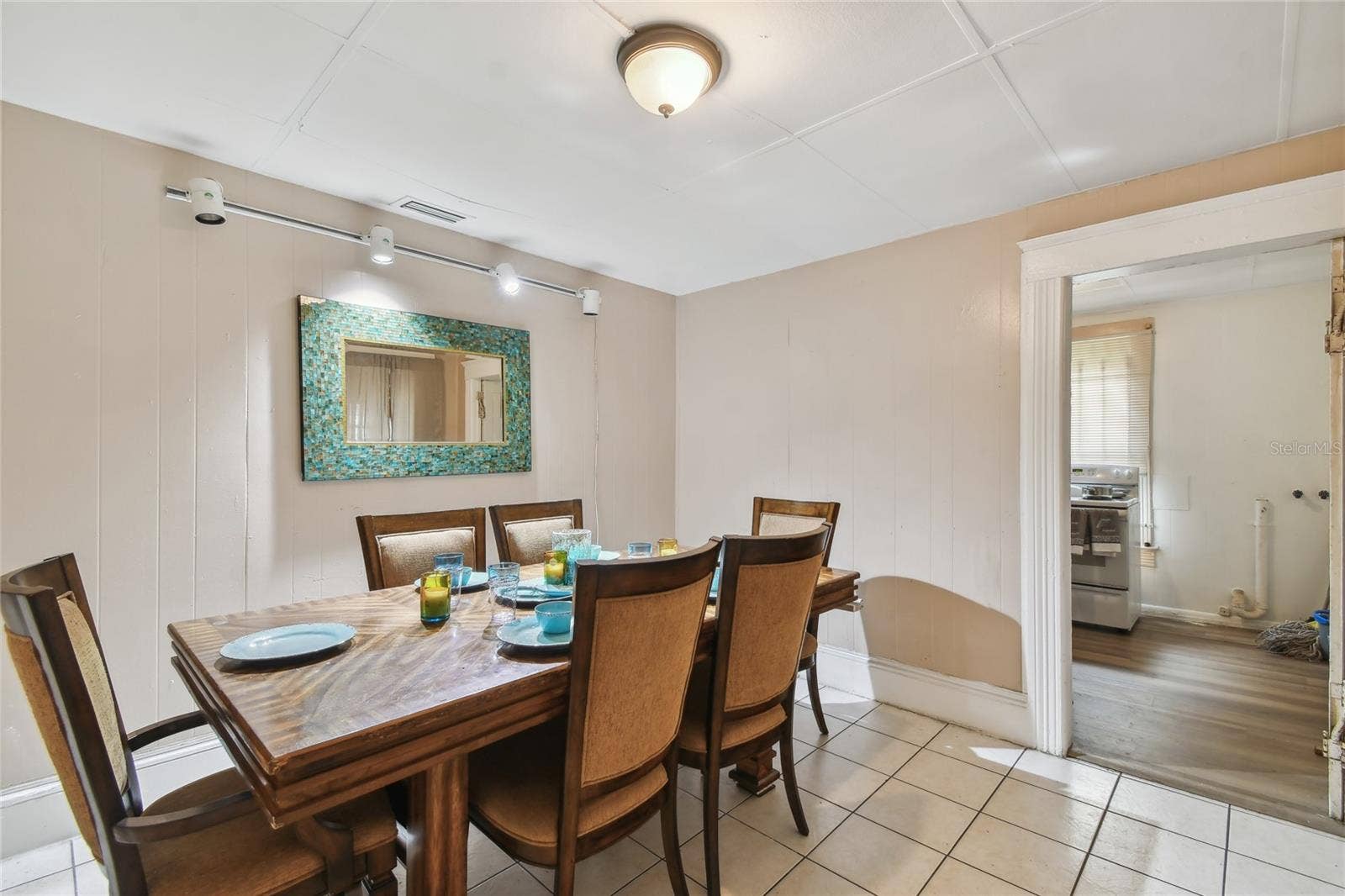 2402 N HIGHLAND AVENUE, Tampa, FL 33602 2402 N HIGHLAND AVENUE, Tampa, FL 33602