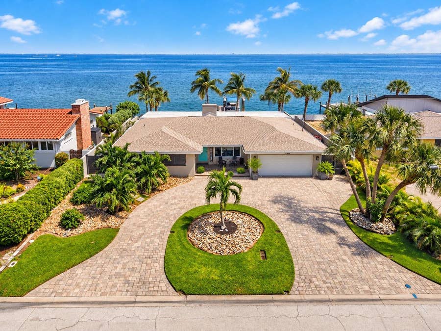 Property photo for 2480 E BAY ISLE DRIVE SE, St Petersburg, FL