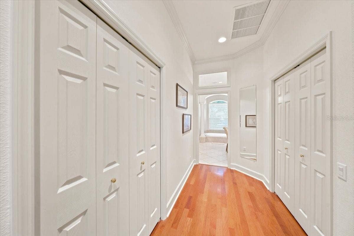 5513 KEELER OAK STREET, Lithia, FL 33547 5513 KEELER OAK STREET, Lithia, FL 33547