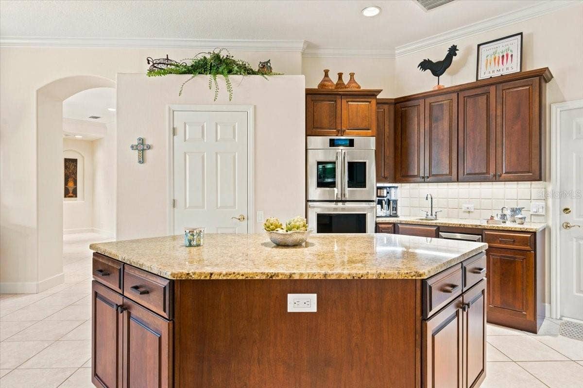 5513 KEELER OAK STREET, Lithia, FL 33547 5513 KEELER OAK STREET, Lithia, FL 33547