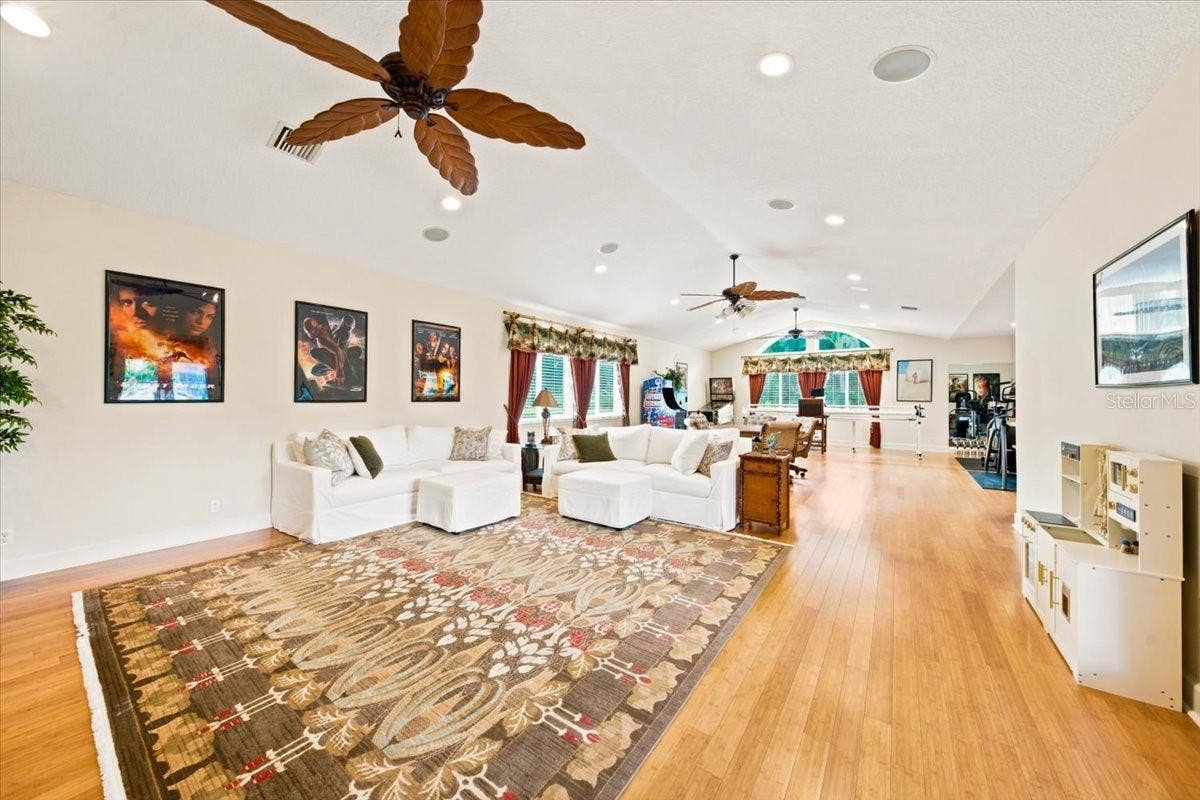 5513 KEELER OAK STREET, Lithia, FL 33547 5513 KEELER OAK STREET, Lithia, FL 33547