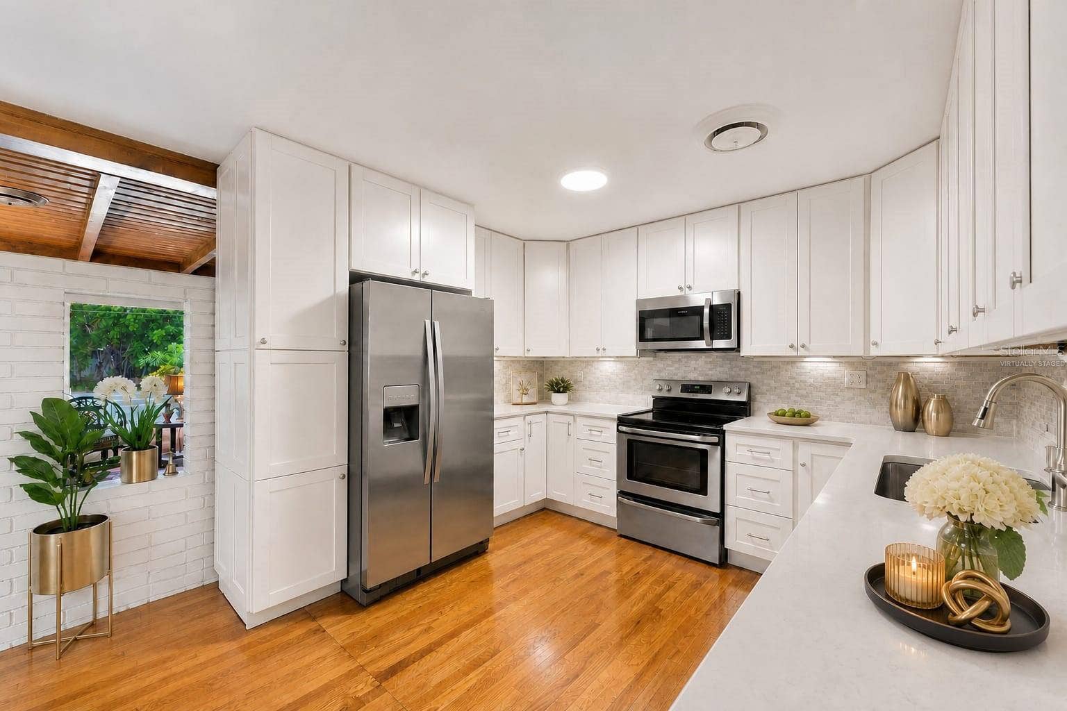 443 PARK STREET N, St Petersburg, FL 33710 virtually staged