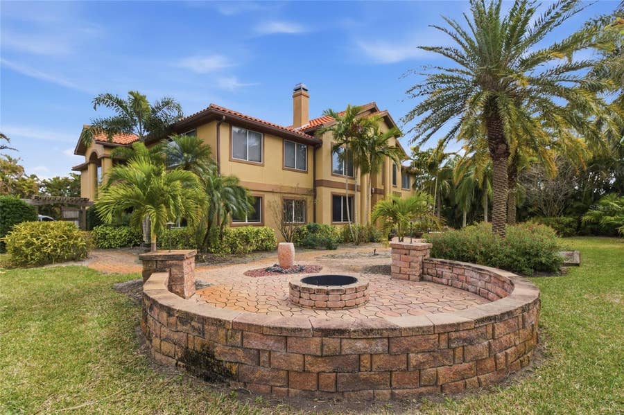 Property photo for 303 SUNNY LANE, Belleair, FL