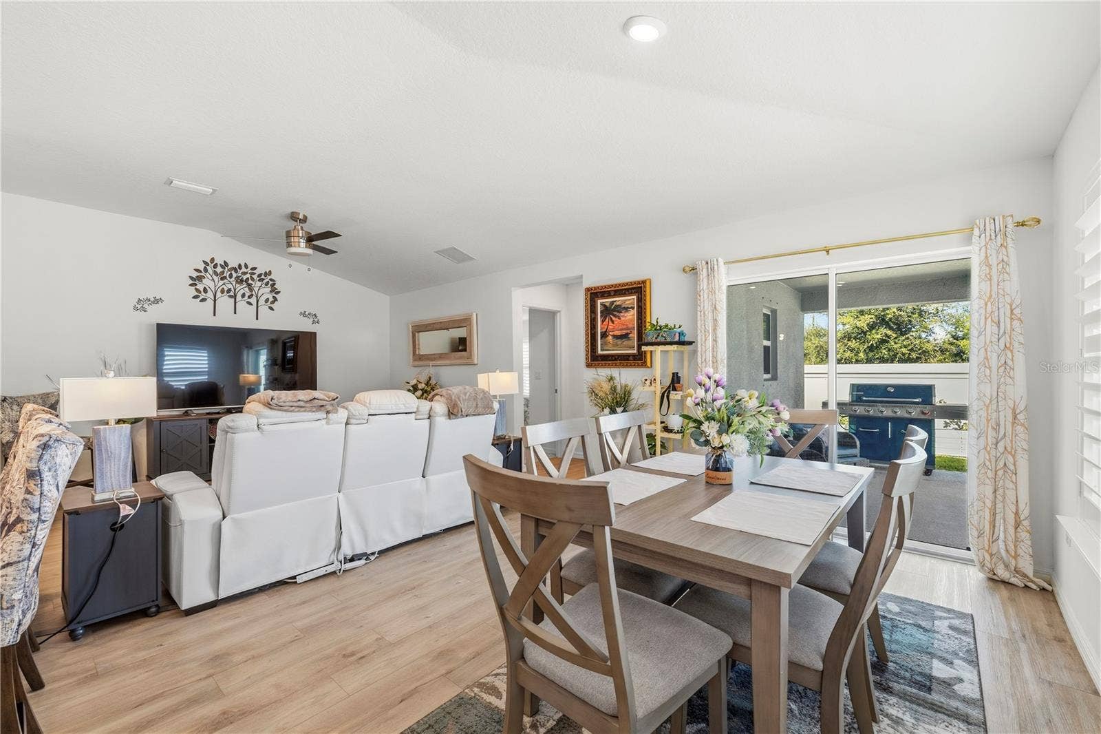 2604 89TH STREET CIRCLE E, Palmetto, FL 34221 Dining/Living area