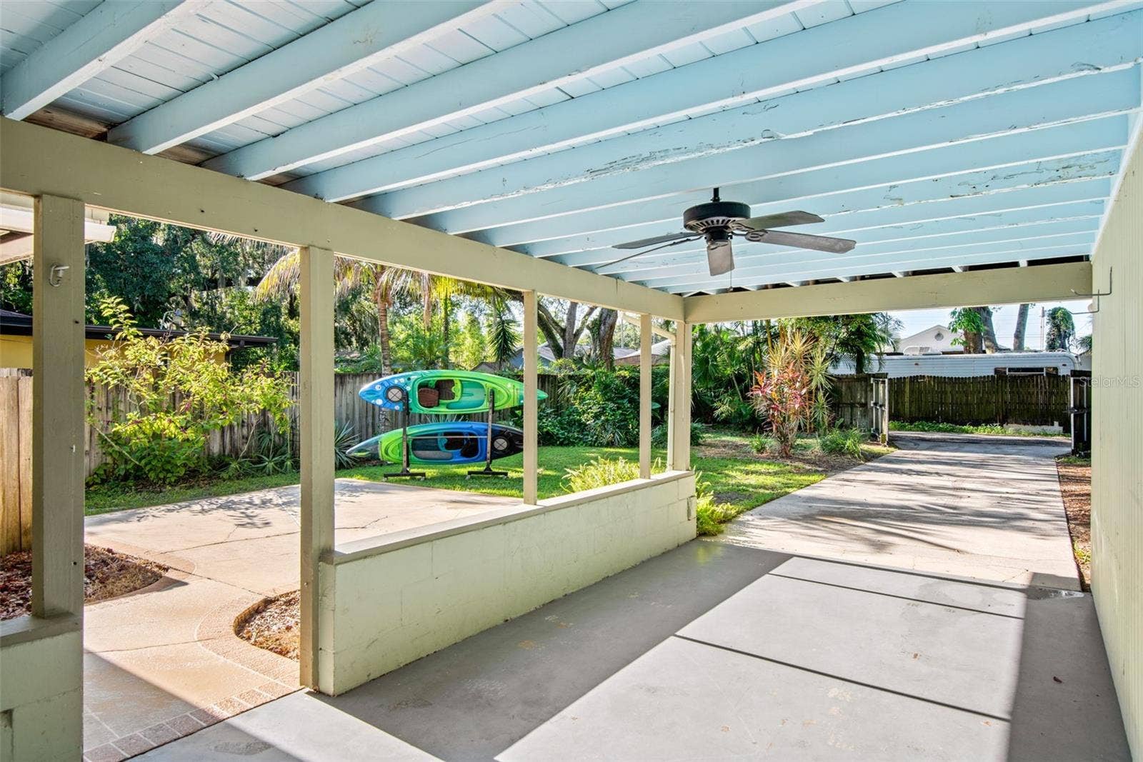 422 W LOUISIANA AVENUE, Tampa, FL 33603 422 W LOUISIANA AVENUE, Tampa, FL 33603