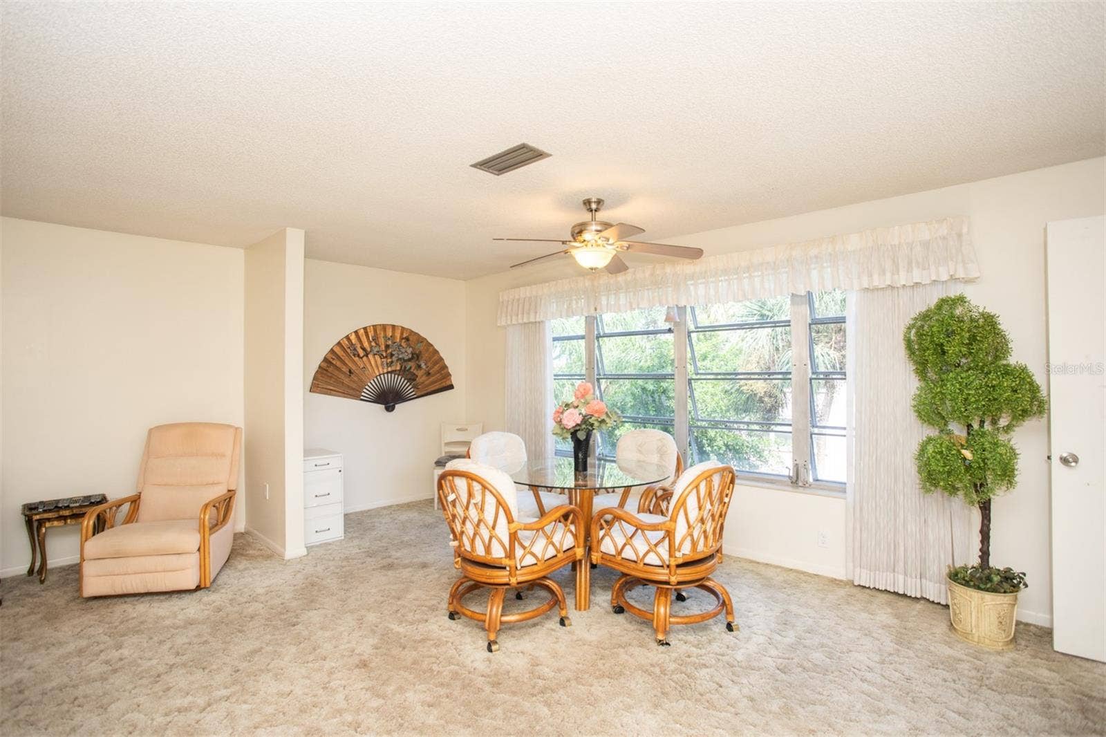 5501 80TH STREET N, #303, St Petersburg, FL 33709 Bonus Rm/Place for Murphy Bed for Guests
