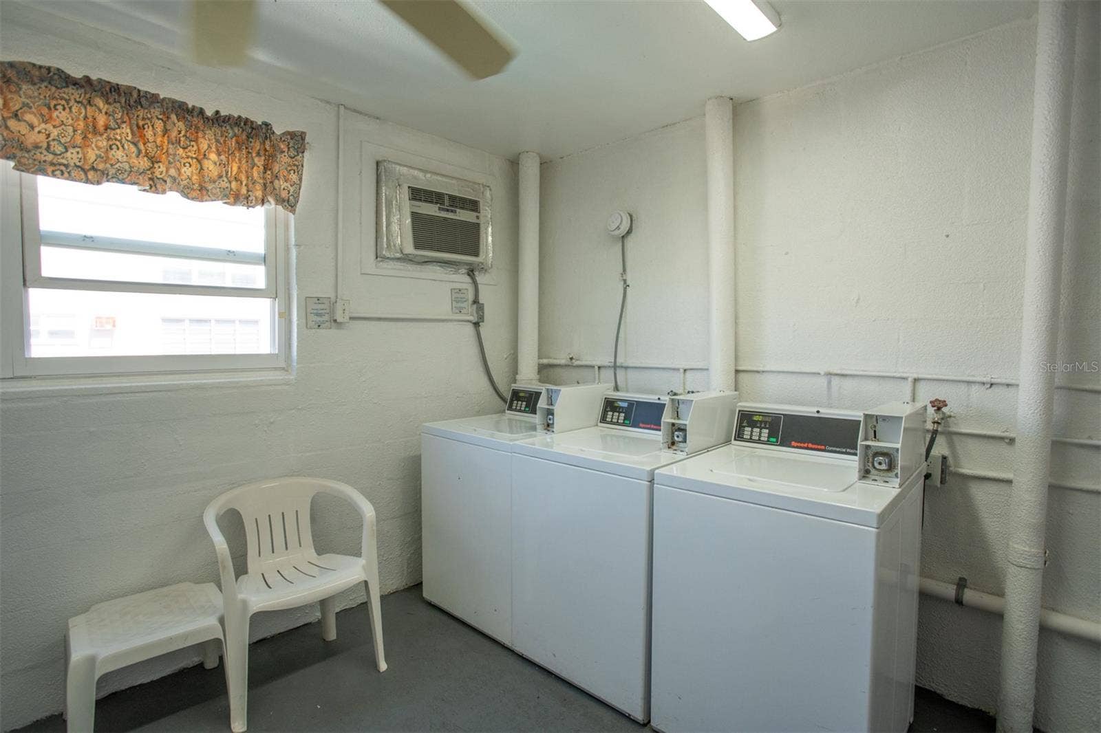 5501 80TH STREET N, #303, St Petersburg, FL 33709 4th Floor Laundry