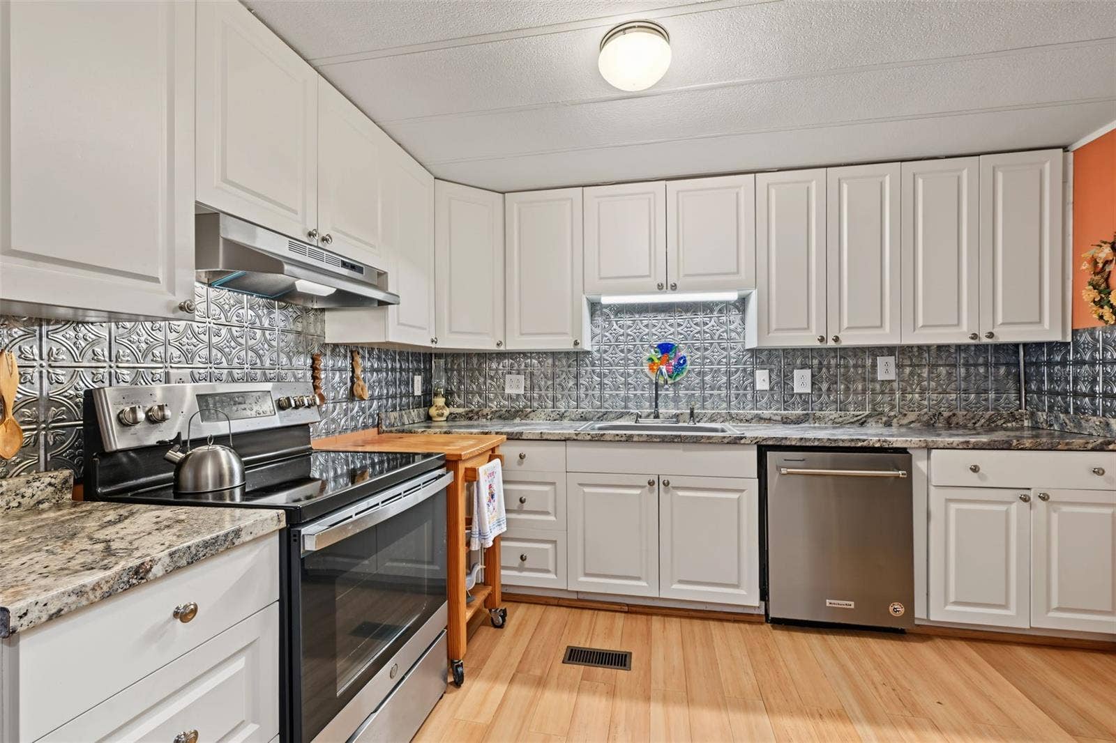 3207 BREWSTER DRIVE, Holiday, FL 34690 3207 BREWSTER DRIVE, Holiday, FL 34690