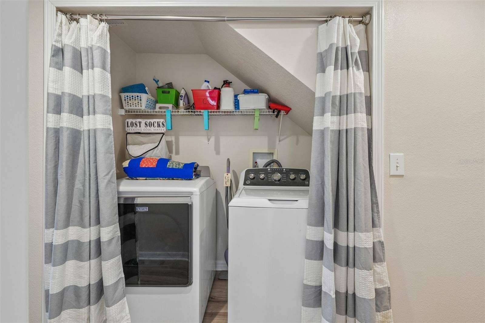 6527 BRIDGECREST DRIVE, Lithia, FL 33547 6527 BRIDGECREST DRIVE, Lithia, FL 33547