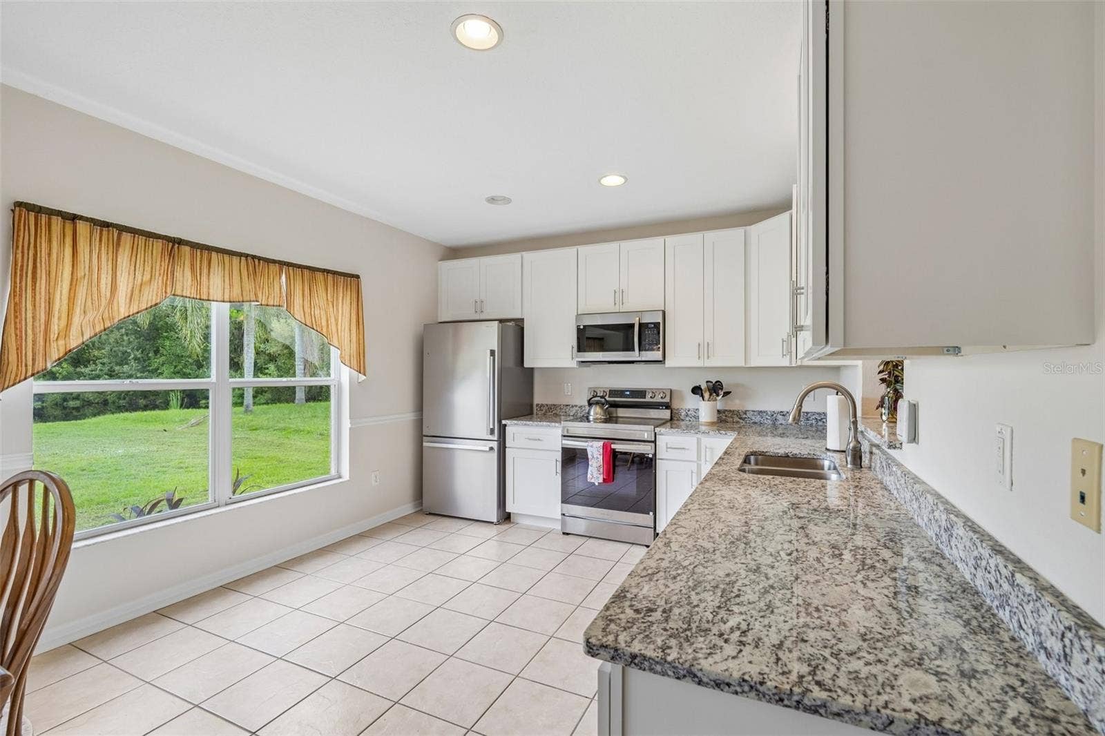6527 BRIDGECREST DRIVE, Lithia, FL 33547 6527 BRIDGECREST DRIVE, Lithia, FL 33547