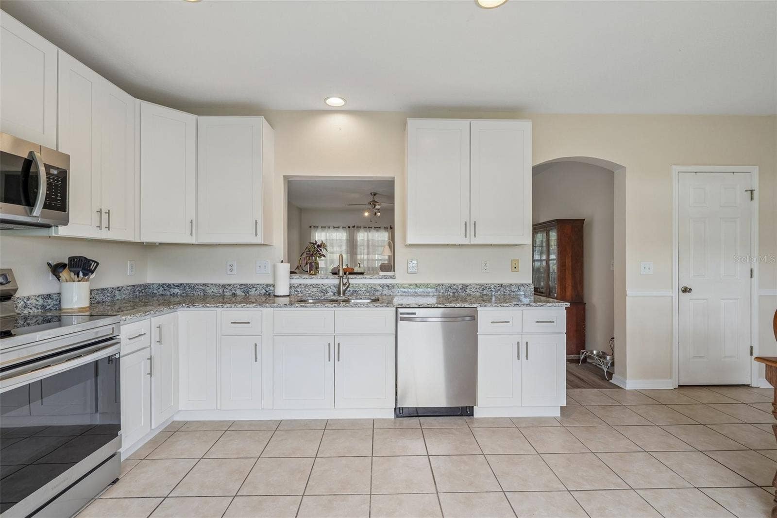 6527 BRIDGECREST DRIVE, Lithia, FL 33547 6527 BRIDGECREST DRIVE, Lithia, FL 33547