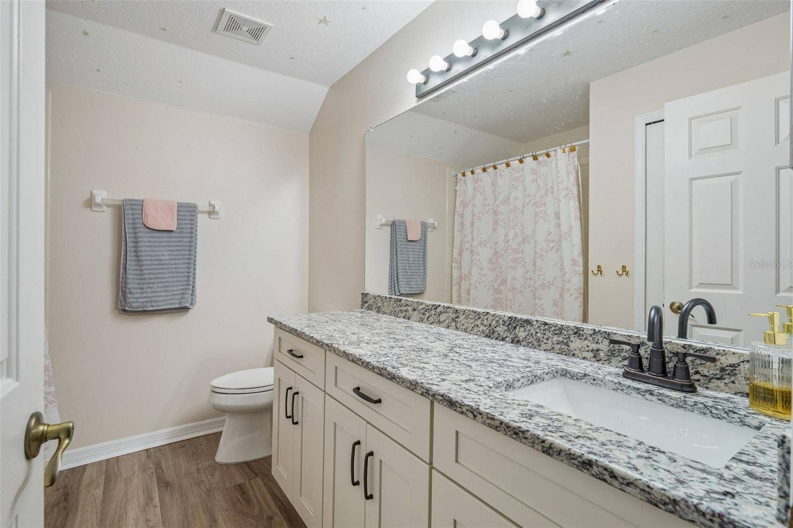 6527 BRIDGECREST DRIVE, Lithia, FL 33547 6527 BRIDGECREST DRIVE, Lithia, FL 33547