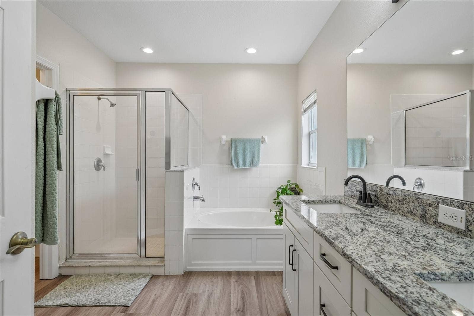 6527 BRIDGECREST DRIVE, Lithia, FL 33547 6527 BRIDGECREST DRIVE, Lithia, FL 33547