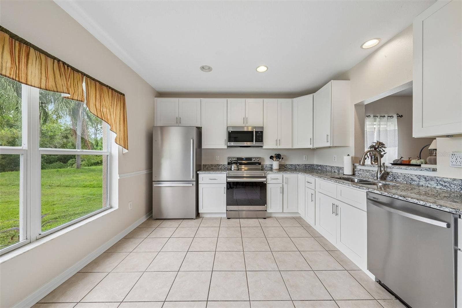 6527 BRIDGECREST DRIVE, Lithia, FL 33547 6527 BRIDGECREST DRIVE, Lithia, FL 33547