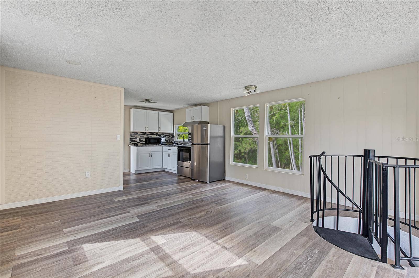 Second Floor Living Space - Unit 2 - 5117 Mallett Drive