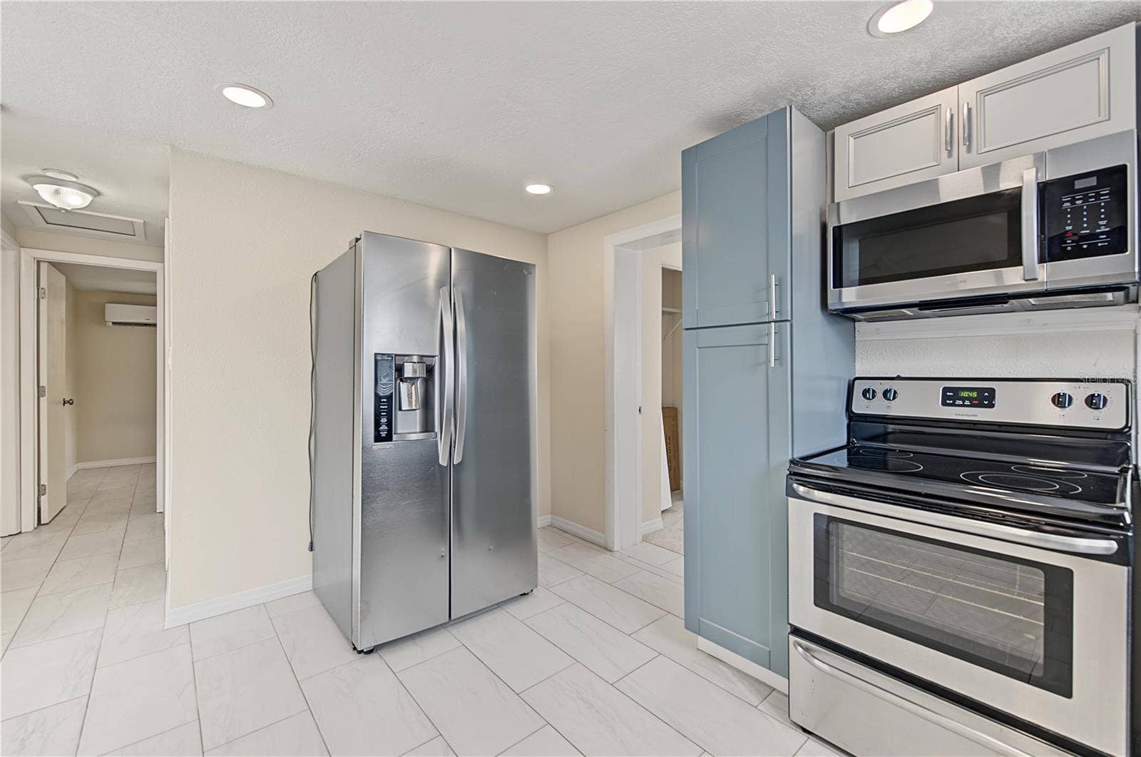 Kitchen - Unit 1- 5117 Mallett Drive