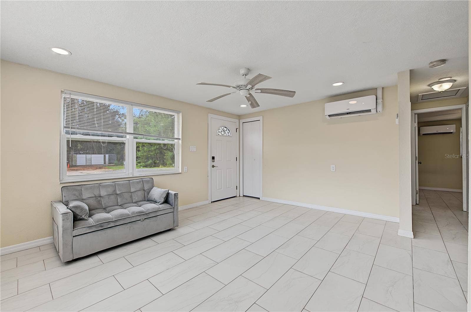 Front Family Room - Unit 1- 5117 Mallett Drive