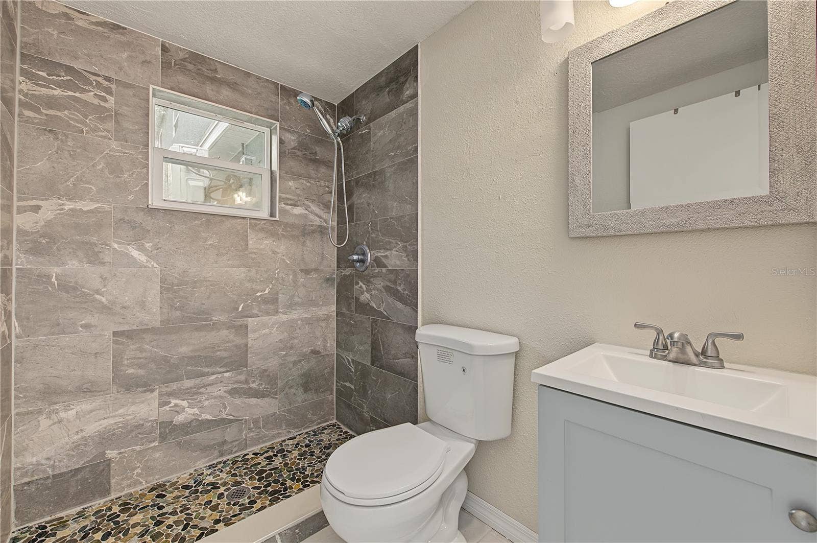 Bathroom 1 - Unit 1 - 5117 Mallett Drive
