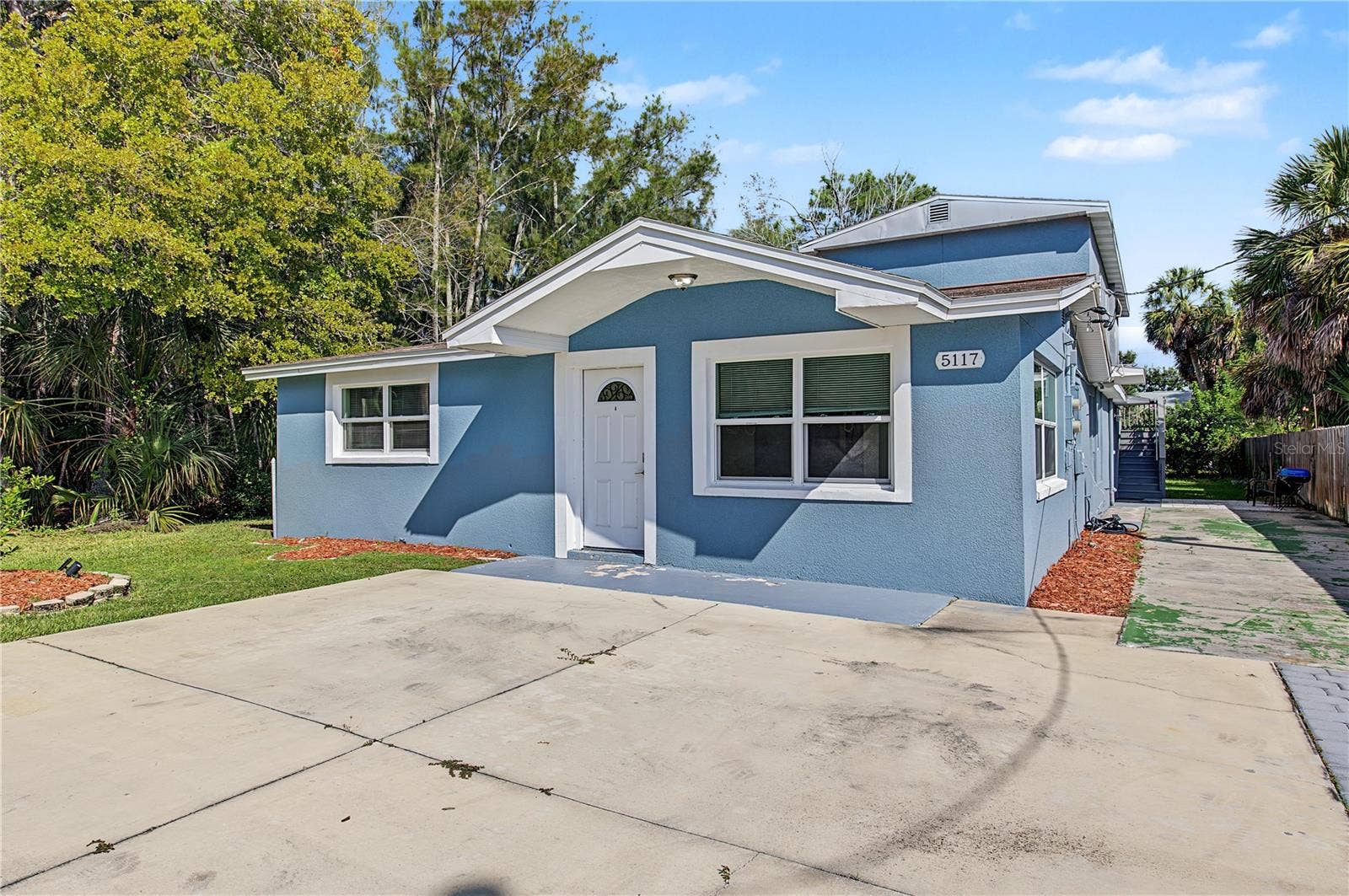 Lots of Parking - 5117 Mallett Drive