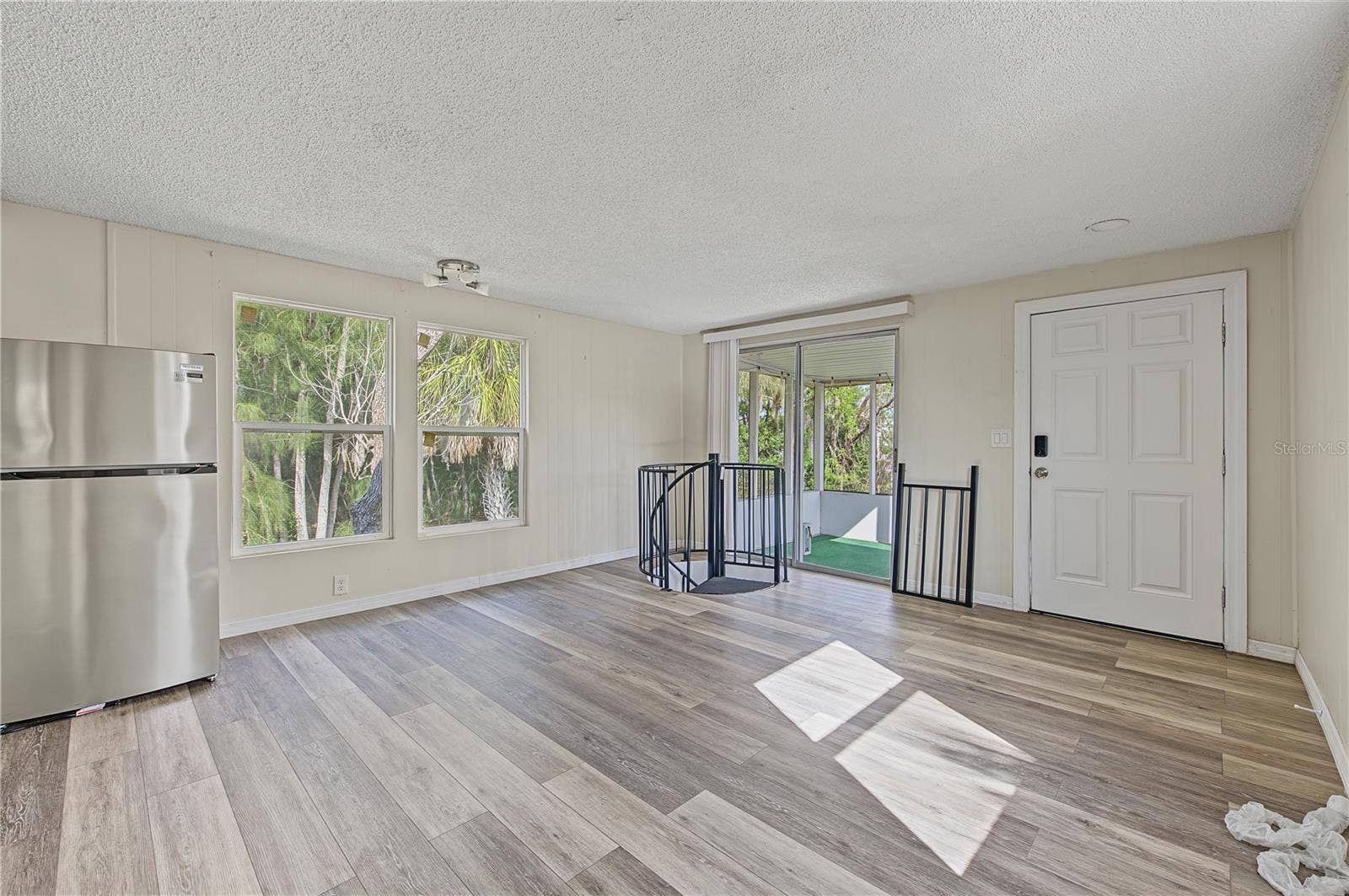 Second Floor Living Space - Unit 2 - 5117 Mallett Drive