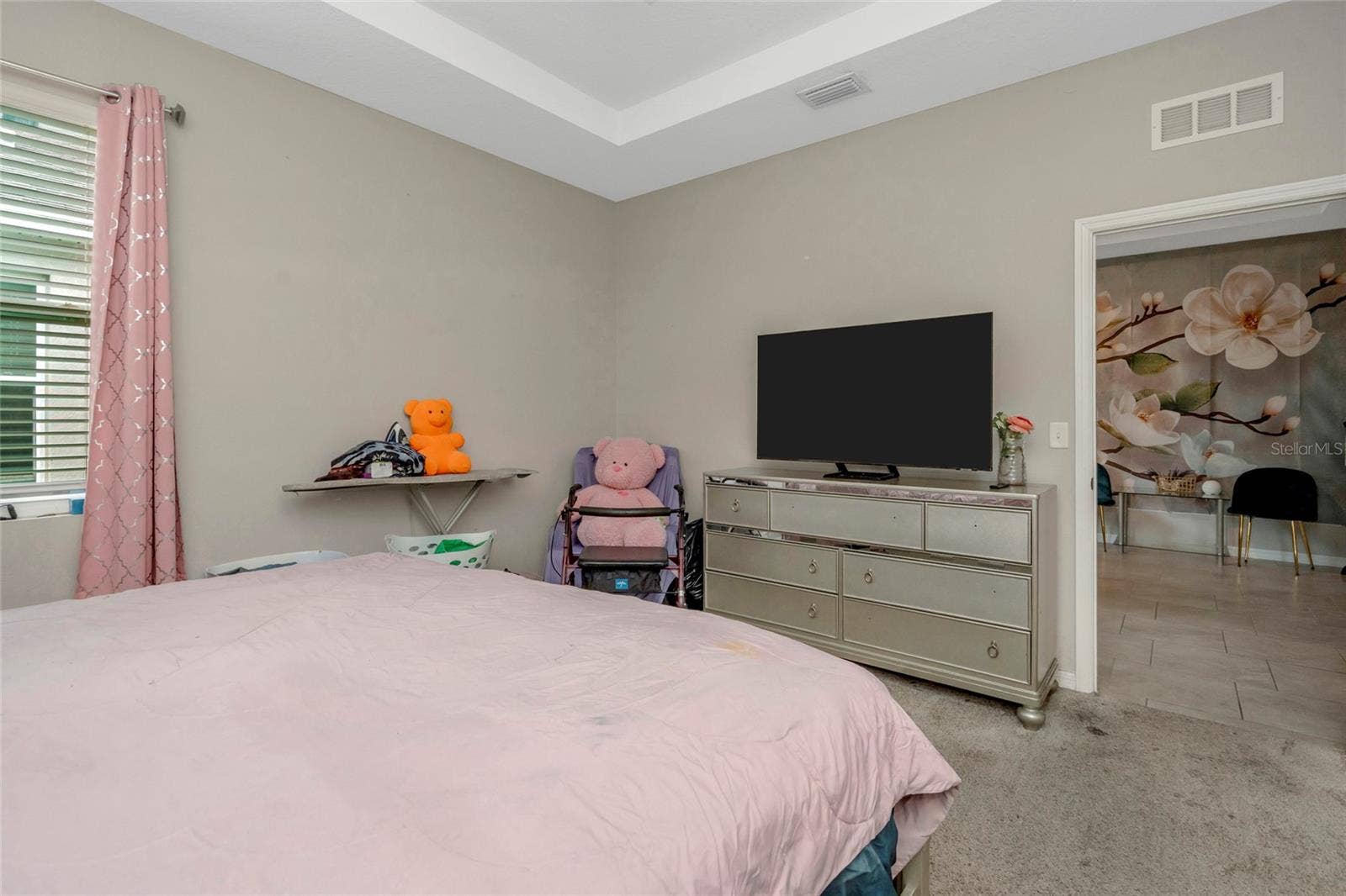 bedroom 4 (in-law suite) tray ceiling