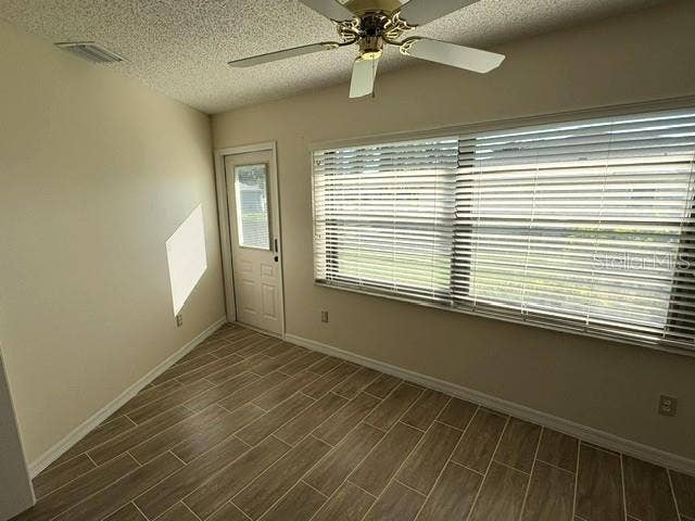 2102 HARRINGAY STREET, #449, Sun City Center, FL 33573 Enclosed lanai.