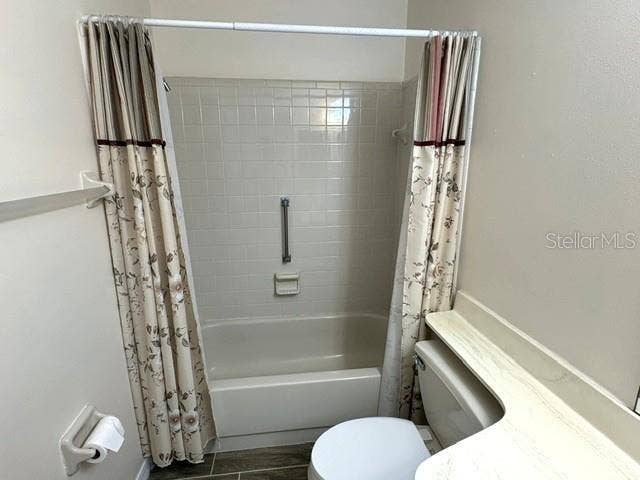 2102 HARRINGAY STREET, #449, Sun City Center, FL 33573 Guest bathroom.
