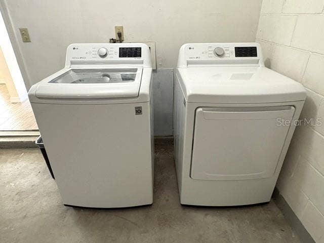 2102 HARRINGAY STREET, #449, Sun City Center, FL 33573 Washer and dryer.