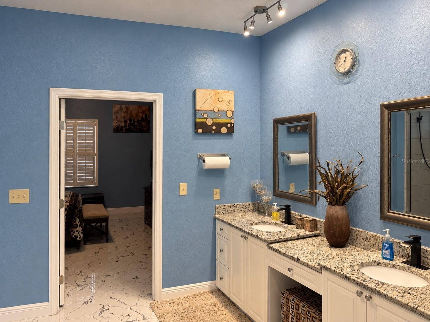3009 W CLINTON STREET, Tampa, FL 33614 Primary En suite with double vanity