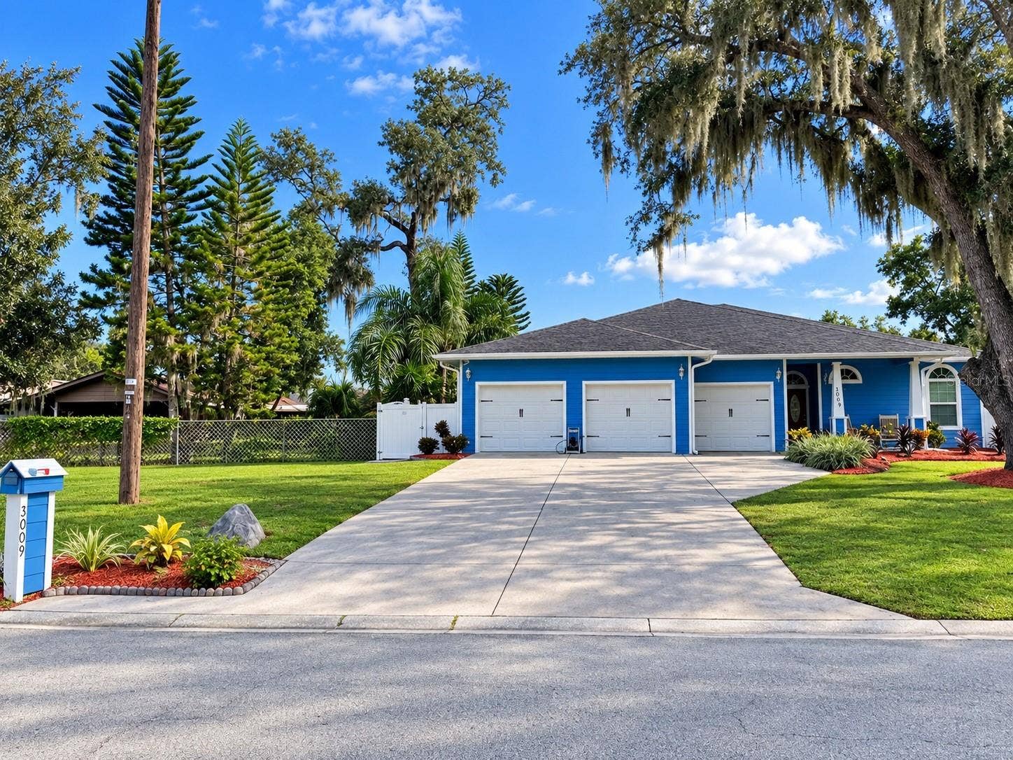 3009 W CLINTON STREET, Tampa, FL 33614 3009 W CLINTON STREET, TAMPA, FL 33614 - 3 car garage