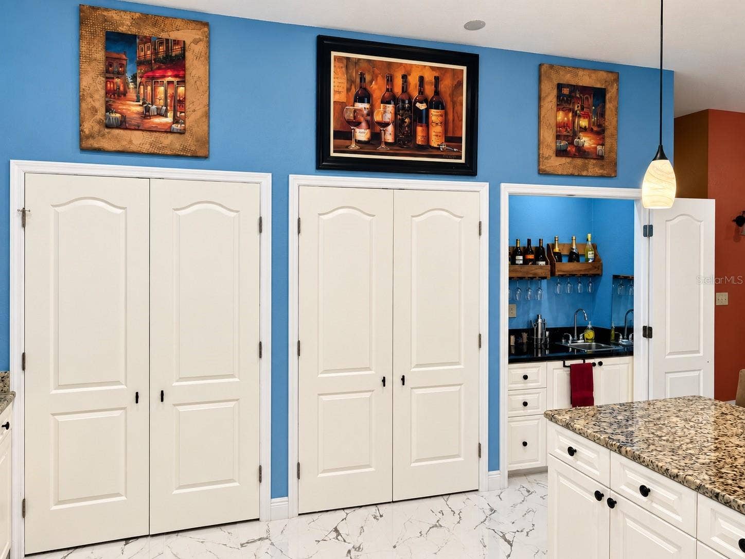 3009 W CLINTON STREET, Tampa, FL 33614 Double pantry/wet bar in kitchen