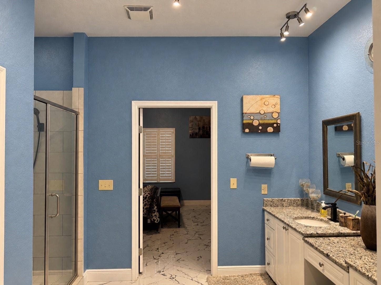 3009 W CLINTON STREET, Tampa, FL 33614 Primary En suite with double vanity and shower