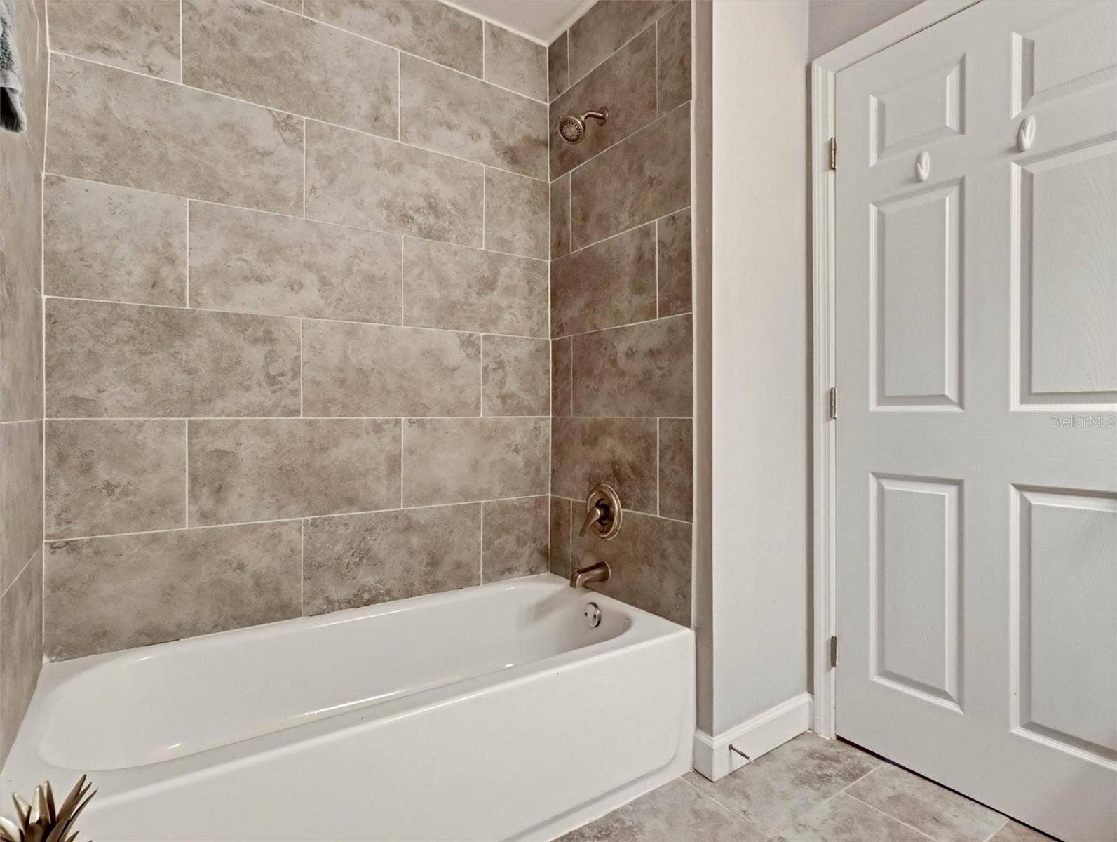 Full Hall Bath