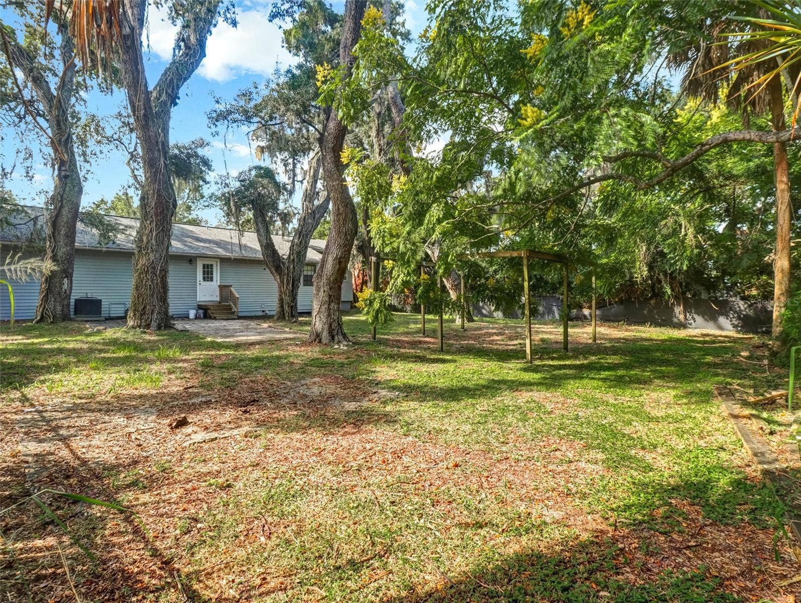 1612 E NORTH BAY STREET, Tampa, FL 33610