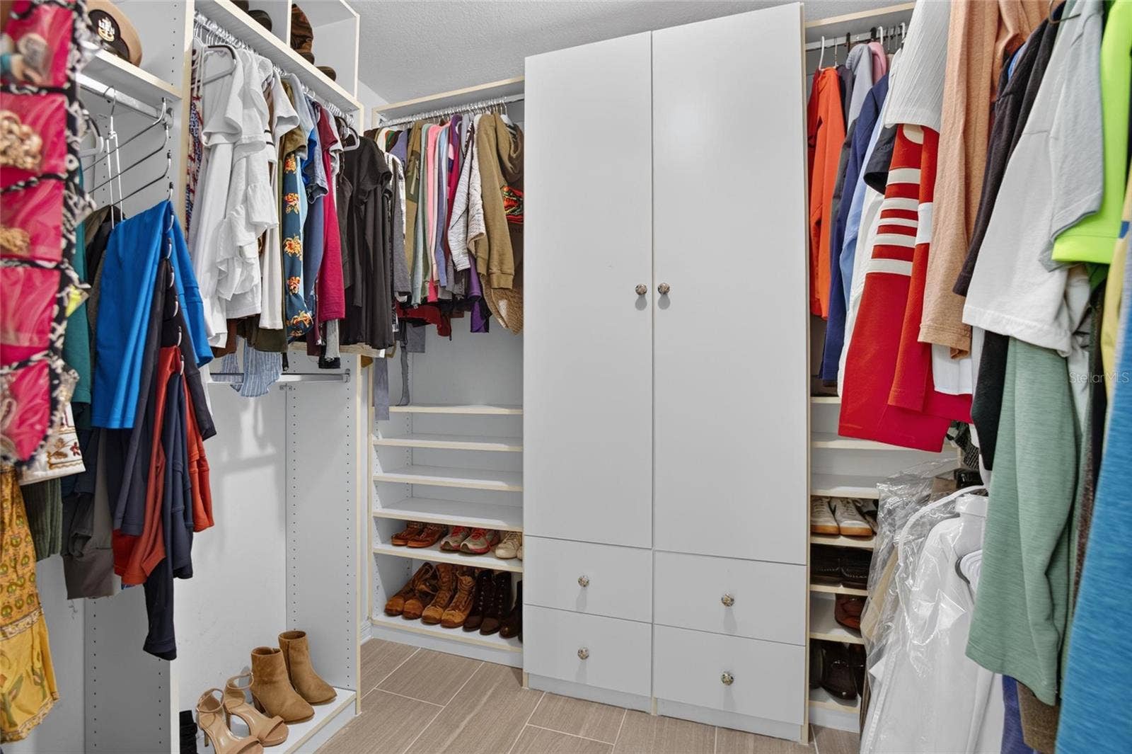 3721 VILLAGE ESTATES PLACE, Tampa, FL 33618 Primary Walk-in Closet