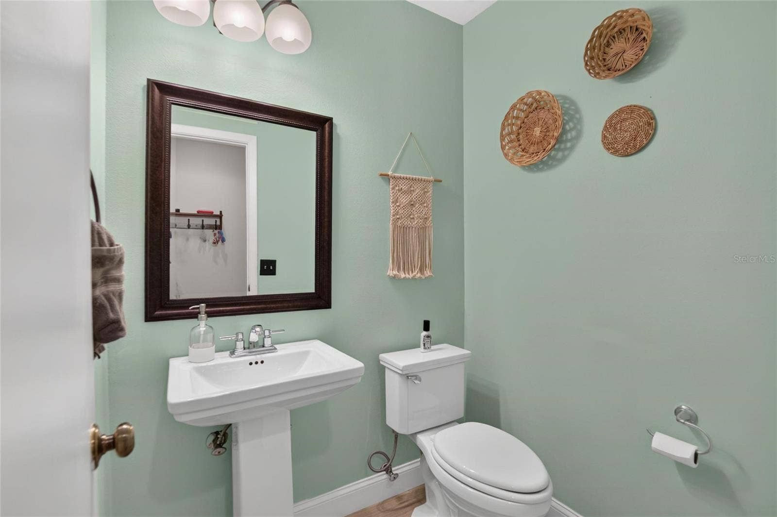 3721 VILLAGE ESTATES PLACE, Tampa, FL 33618 Half Bath