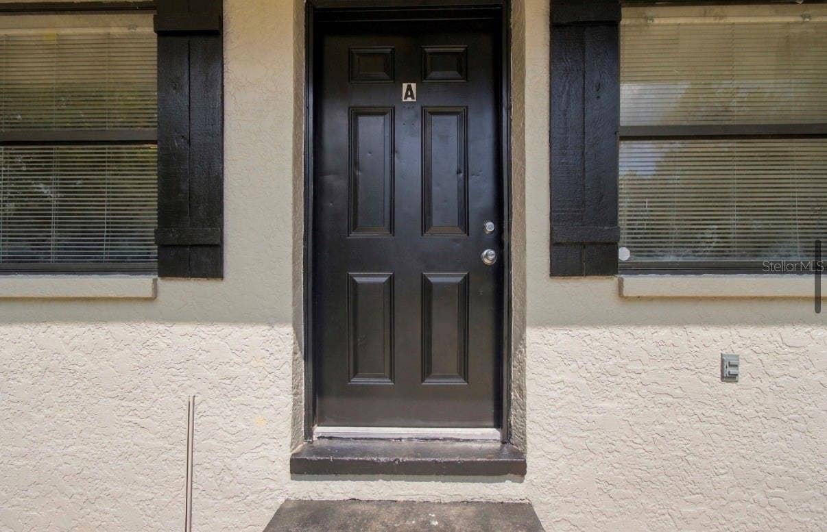 1504 E POINSETTIA AVENUE, Tampa, FL 33612