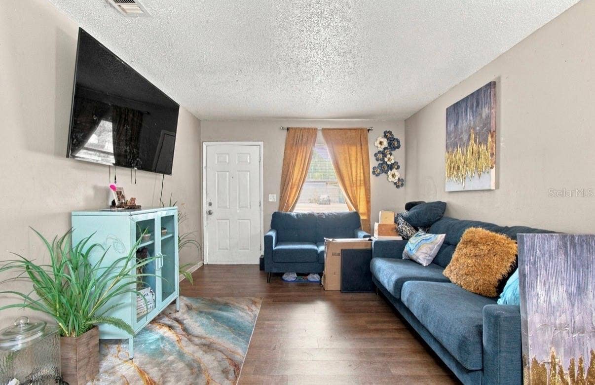 1504 E POINSETTIA AVENUE, Tampa, FL 33612