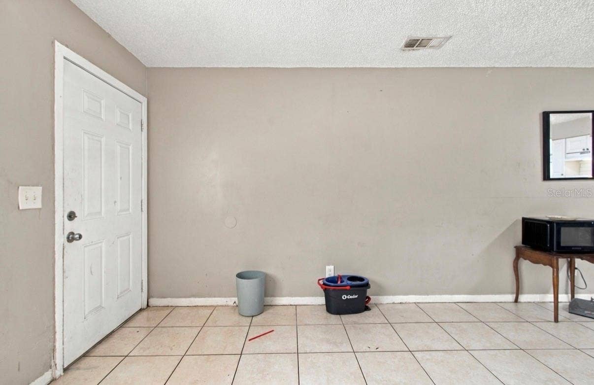 1504 E POINSETTIA AVENUE, Tampa, FL 33612
