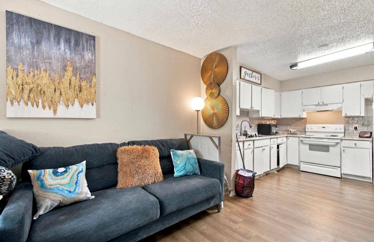 1504 E POINSETTIA AVENUE, Tampa, FL 33612