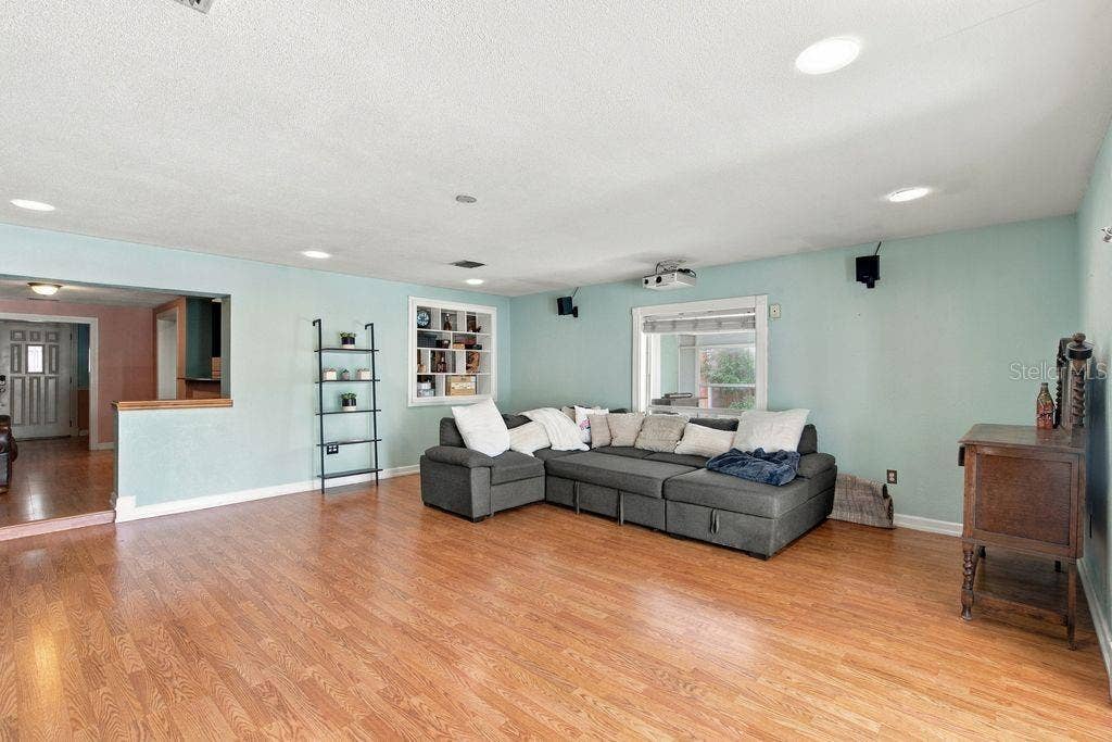 3909 W POWHATAN AVENUE, Tampa, FL 33614 3909 W POWHATAN AVENUE, Tampa, FL 33614