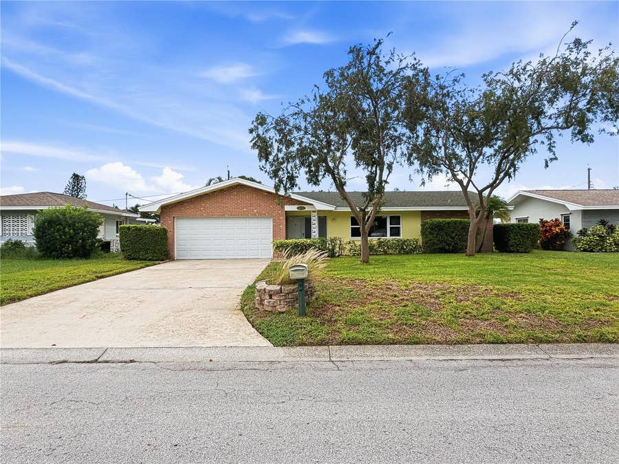 Property photo for 14036 THACHER AVENUE, Largo, FL