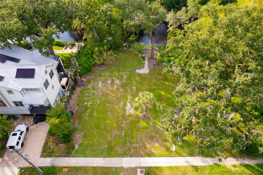 Property photo for 1214 E PARK CIR, Tampa, FL
