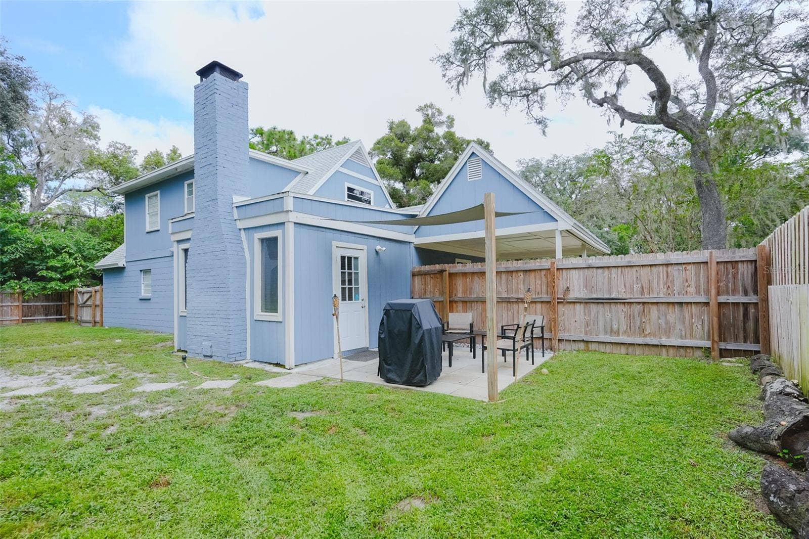 16606 FOREST PARK DRIVE, Lutz, FL 33549 Back and patio